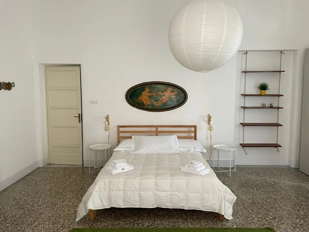 Living Simply Bed & Breakfast Catania 2*,